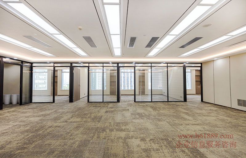 特价出租 | 福田高铁站旁卓越大厦全新办公空间，配家私，适合企业信息咨询服务